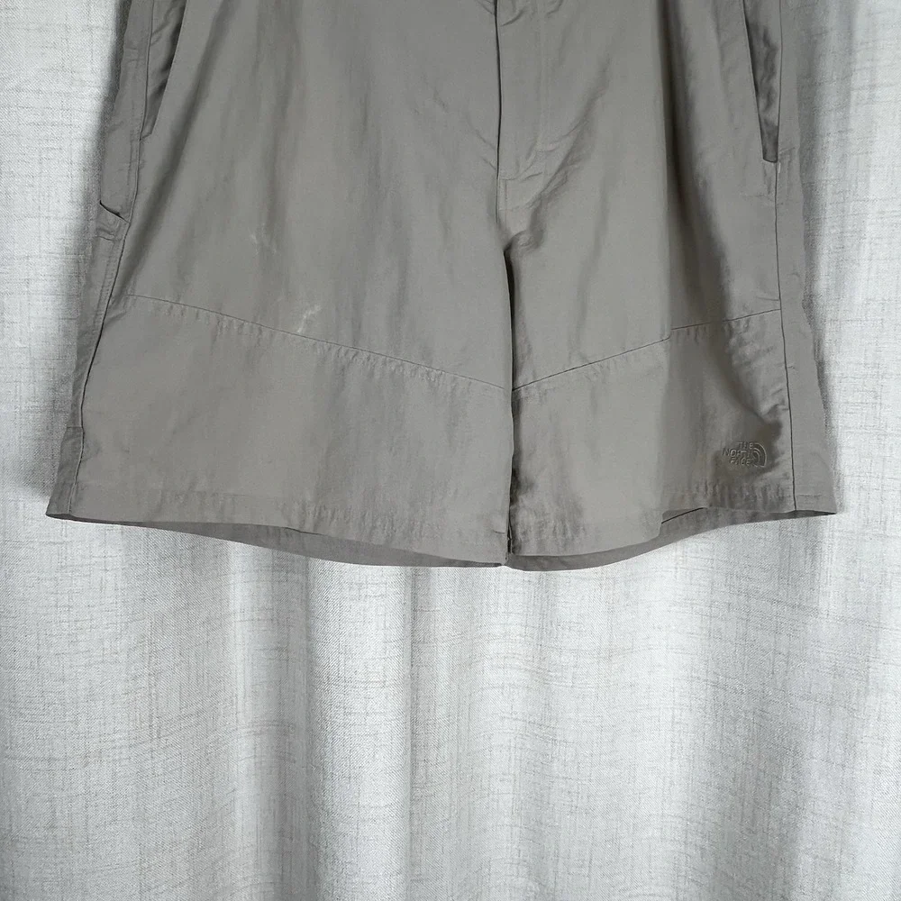The North Face Men's Shorts 38 Tan  Khaki Hiking Lightweight Outdoors Activewear